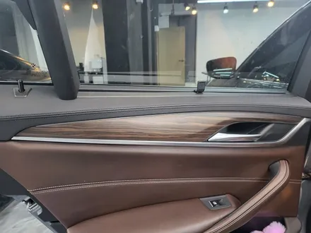 BMW 530i 투톤의 실내랩핑과 PPF 필름 시공으로 멋과 보호를 할 수 있습니다 / 광명, 안양, 시흥