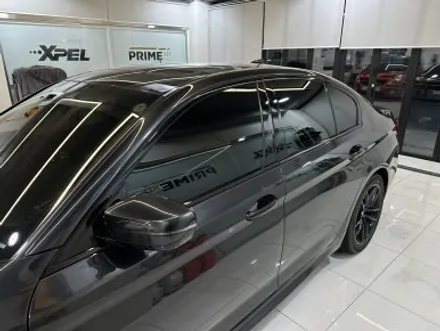 BMW G30, 크롬딜리트와 실내 랩핑을 통한 완벽한 드레스업! / 경기 광명