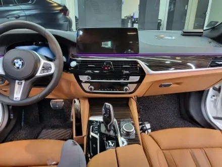 BMW 520i 실내 무광랩핑 매트릭스블랙 디자인확인해! / 경기 광명