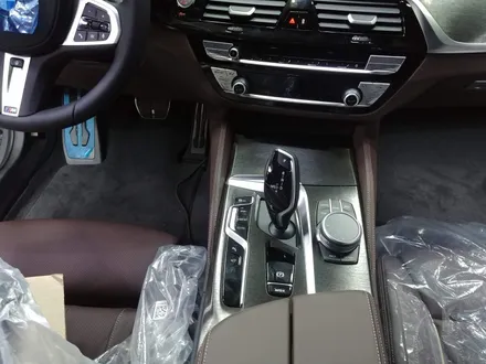 BMW 530i 본넷PPF, 루프스킨은 블랙 PPF! 기타 종합랩핑 시공! / 광명, 안양, 시흥