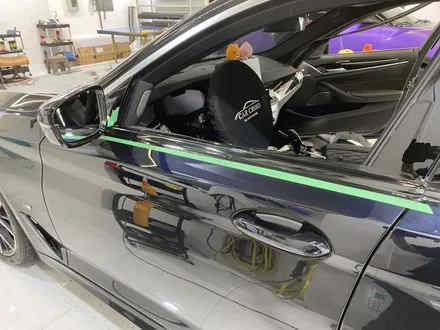 BMW G30 530i 실내랩핑 & 크롬딜리트 올 블랙 간지로 드레스업 / 경기 광명