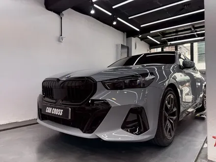 BMW G60 브루클린 그레이, 실내 카본랩핑+그릴 블랙랩핑 시공 후기! / 경기 광명