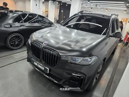 사틴블랙 전체랩핑 BMWX7 (크롬죽이기+루프스킨) / 경기 광명