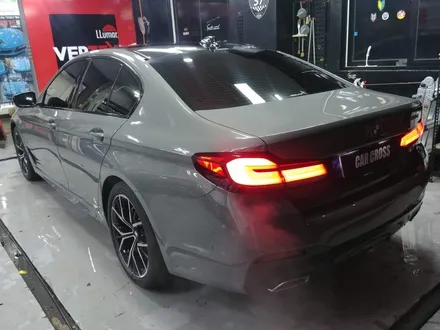 BMW 530i 본넷PPF, 루프스킨은 블랙 PPF! 기타 종합랩핑 시공! / 광명, 안양, 시흥