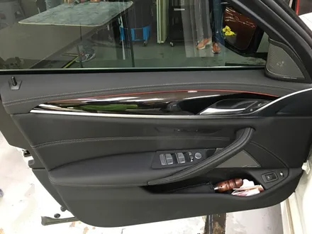 BMW 530e 카본과 매트릭스 블랙 투톤 실내, 크롬 랩핑까지! / 광명, 안양, 시흥