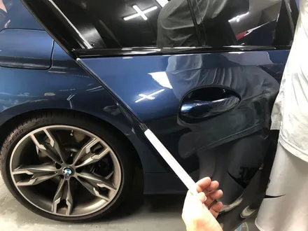 BMW 5시리즈(550i) 본넷PPF 및 실내랩핑 시공 - 카크로스 - / 광명, 안양, 시흥