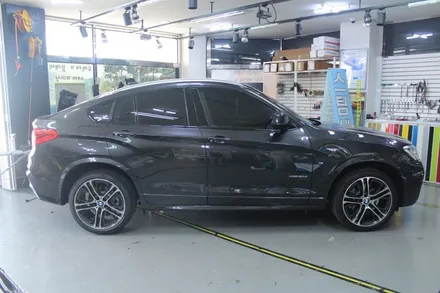 BMW X4 아이나비 QXD1000알파 블랙박스 및 PPF 그릴랩핑! / 경기 광명