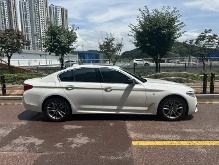 BMW G30 블랙간지의 크롬딜리트 & 실내랩핑 / 경기 광명