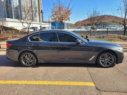 BMW 엠블럼 블랙랩핑 및 크롬죽이기 G30 / 경기 광명