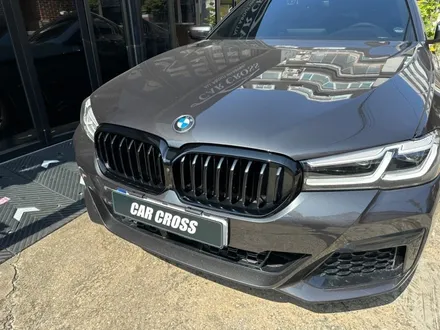BMW G30 520I 유광카본 실내랩핑 및 크롬죽이기 / 경기 광명
