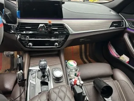 BMW G30, 크롬딜리트와 실내 랩핑을 통한 완벽한 드레스업! / 경기 광명