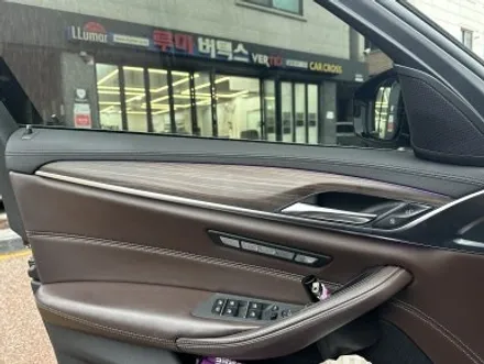 BMW G30, 크롬딜리트와 실내 랩핑을 통한 완벽한 드레스업! / 경기 광명