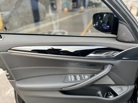 BMW 530i 본넷패키지 PPF 시공으로 더욱 깨끗하게 유지 가능합니다. / 광명, 안양, 시흥