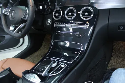 벤츠 w205 c200 카브리올레 리얼카본 실내랩핑! / 경기 광명