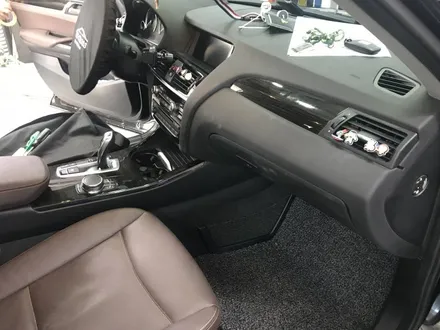 BMW X4 실내랩핑 블랙브러쉬 자연광일 때 고급스러움 확인! / 경기 광명