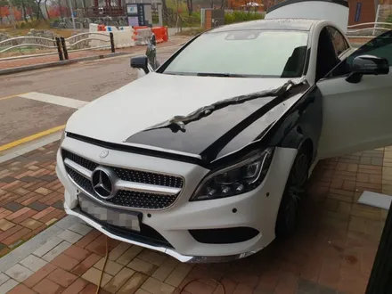 벤츠 CLS 400 사틴화이트 전체랩핑을 제거하다! / 경기 광명