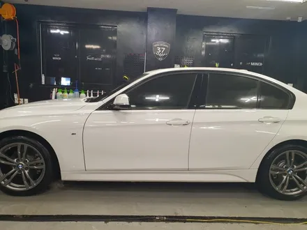 BMW 320D 루프스킨&사이드데칼 화이트 블랙이 탑이다! / 경기 광명