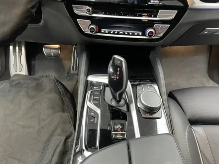 BMW 530i 실내 인테리어 오염 막고 디자인 확바꾼 매트릭스 블랙 버전! / 광명, 안양, 시흥