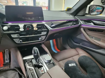 BMW 530e (G30) 실내 하이그로시 랩핑작업 #강남카크로스 #광명카크로스 / 광명, 안양, 시흥