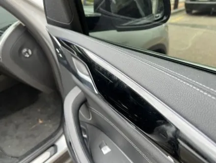 BMW X3, 카본 블랙 실내 랩핑으로 품격을 업그레이드! / 경기 광명