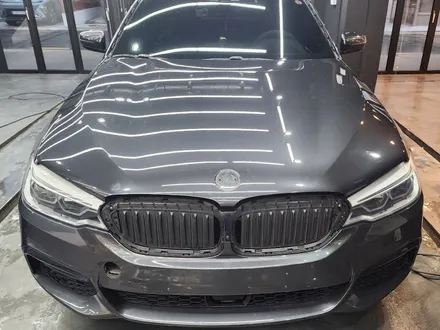 BMW G30, 전체 랩핑을 통해 세련된 컬러로 탈바꿈! / 경기 광명