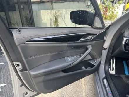 BMW G30 크롬죽이기 및 실내랩핑 버니나그레이 후기! / 경기 광명