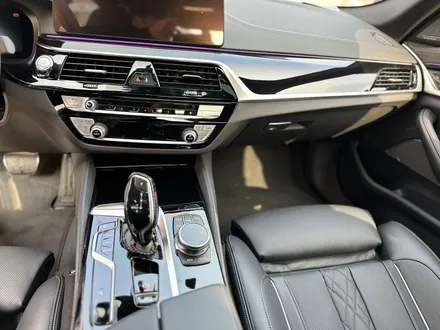 BMW 530i 본넷패키지 PPF 시공으로 더욱 깨끗하게 유지 가능합니다. / 광명, 안양, 시흥