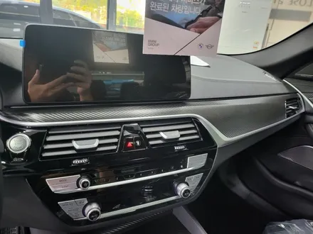 BMW 5시리즈(530i) 틴팅 및 생활보호패키지+실내랩핑 - 카크로스 - / 광명, 안양, 시흥