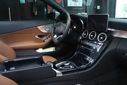 벤츠 w205 c200 카브리올레 리얼카본 실내랩핑! / 경기 광명