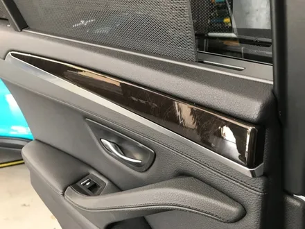 BMW 528i 블랙브러쉬 실내랩핑 / 경기 광명