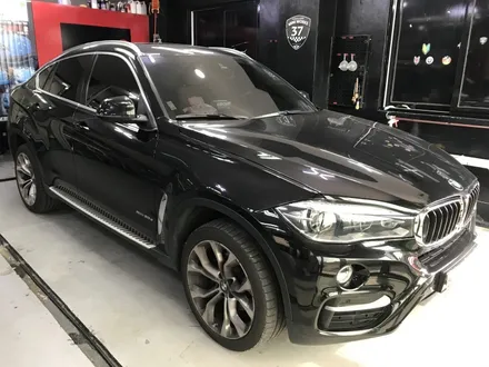 BMW Fbody X6 루프렉,윈도우몰딩,그릴 랩핑시공 -카크로스- / 광명, 안양, 시흥