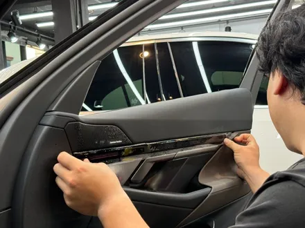 BMW G60 520i 하차감을 올리는 시공 그릴랩핑이있다. (실내 PPF까지 확인) / 경기 광명