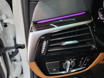 BMW 520i 실내 무광랩핑 매트릭스블랙 디자인확인해! / 경기 광명