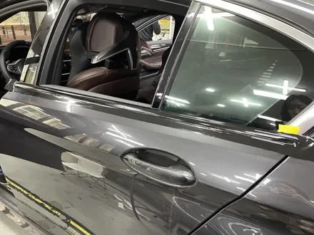 BMW 530E 윈도우 크롬몰딩+키드니그릴 블랙랩핑 시공 - 카크로스 - / 광명, 안양, 시흥
