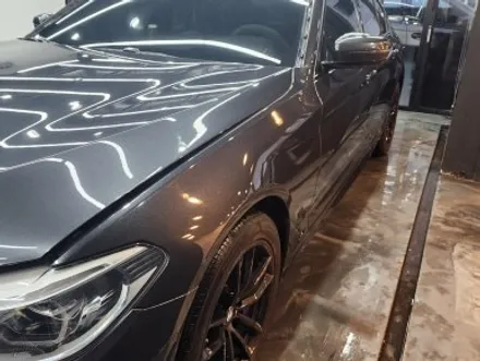 BMW G30, 전체 랩핑을 통해 세련된 컬러로 탈바꿈! / 경기 광명