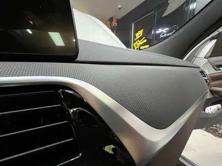 BMW 6GT 실내 매트릭스블랙 랩핑 다른 한대는 블랙으로 무엇을? / 광명, 안양, 시흥