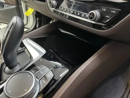 BMW 540i Xdrive 실내트림 랩핑시공 #강남카크로스 #광명카크로스 / 광명, 안양, 시흥