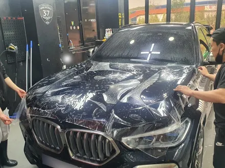 BMW X6 M50i 루프렉과 윈도우 몰딩은 랩핑 본넷은 PPF로 보호. / 광명, 안양, 시흥