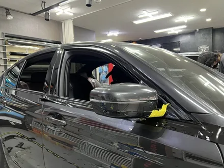 BMW 530E 윈도우 크롬몰딩+키드니그릴 블랙랩핑 시공 - 카크로스 - / 광명, 안양, 시흥