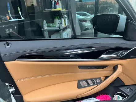 BMW 520i 실내트림 카본랩핑 및 부분PPF 시공 - 카크로스 / 광명, 안양, 시흥