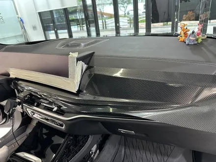 리얼카본 실내랩핑 BMW X5 광명랩핑샵 카크로스에서 / 경기 광명