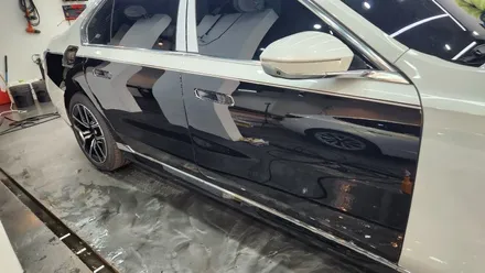 듀오톤랩핑 하단에 블랙PPF 필름으로 포인트! BMW 740d / 경기 광명