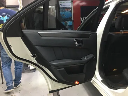 벤츠 W212 E300 올드하고 칙칙한 우드? 블랙브러쉬로 바꾸면? / 광명, 안양, 시흥