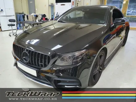정품 화이트카멜레온(택랩Teckwrap) 벤츠 E220d 쿠페 전체랩핑 / 인천 서구