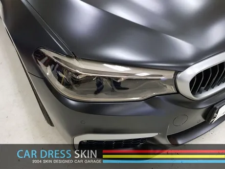 BMW G30 5시리즈 화이트▶사틴블랙 + 실버 포인트 랩핑 / 인천 서구