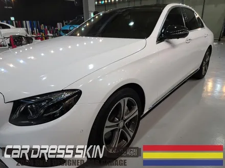 벤츠 E300 유광화이트 순정 느낌의 자동차랩핑 / 인천 서구