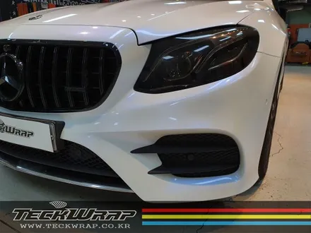 정품 화이트카멜레온(택랩Teckwrap) 벤츠 E220d 쿠페 전체랩핑 / 인천 서구