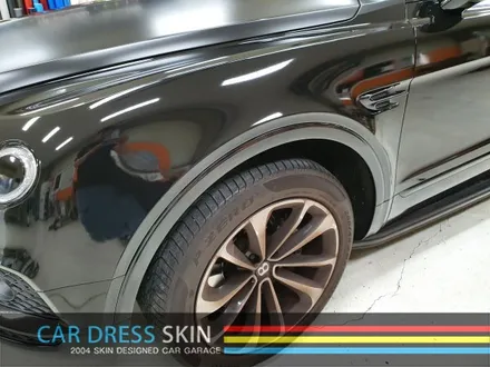 가장 빠른 SUV 벤틀리 벤테이가 사틴블랙+유광블랙 투톤 전체랩핑 / 인천 서구