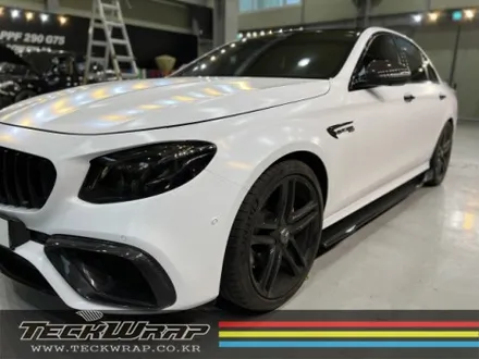 기존 랩핑제거후 벤츠 E63AMG 반무광화이트 전체랩핑재시공 \