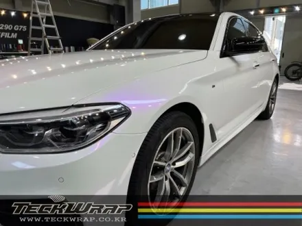 랩핑으로 티 나지 않게 사고 수리까지? BMW 520d G바디 화이트카멜레온 택랩(TeckWrap) 라벤더펄 전체랩핑 / 인천 서구